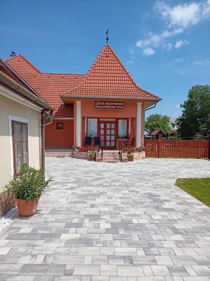 Livia Apartman Bük Exterior foto