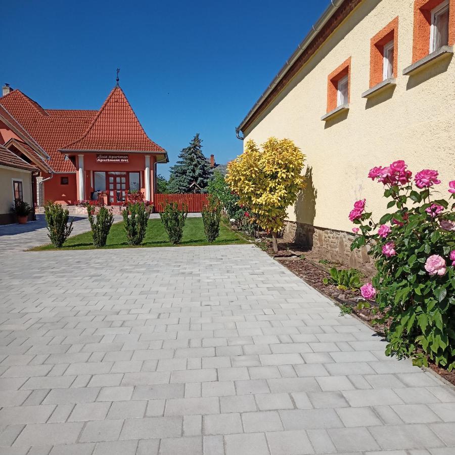 Livia Apartman Bük Exterior foto