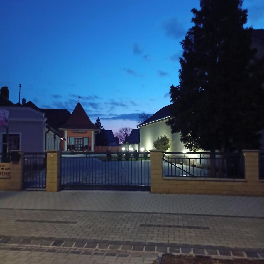Livia Apartman Bük Exterior foto