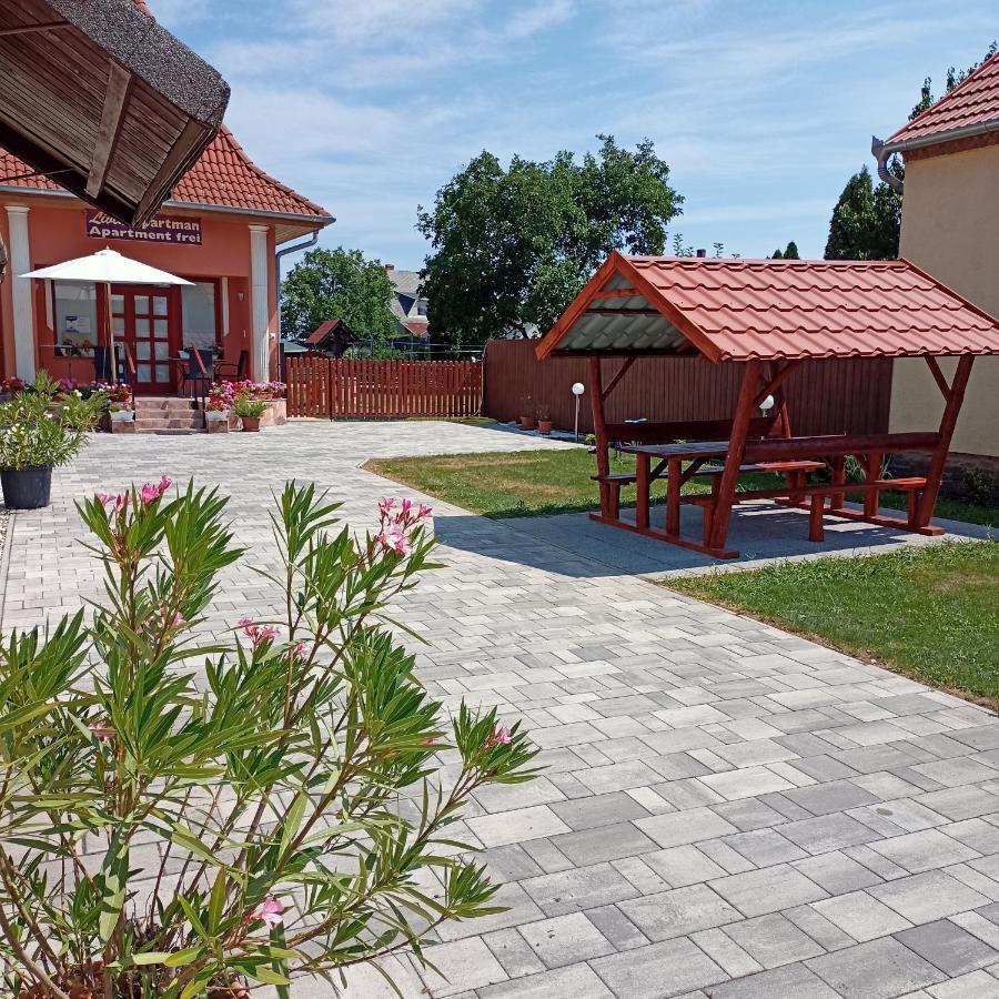 Livia Apartman Bük Exterior foto