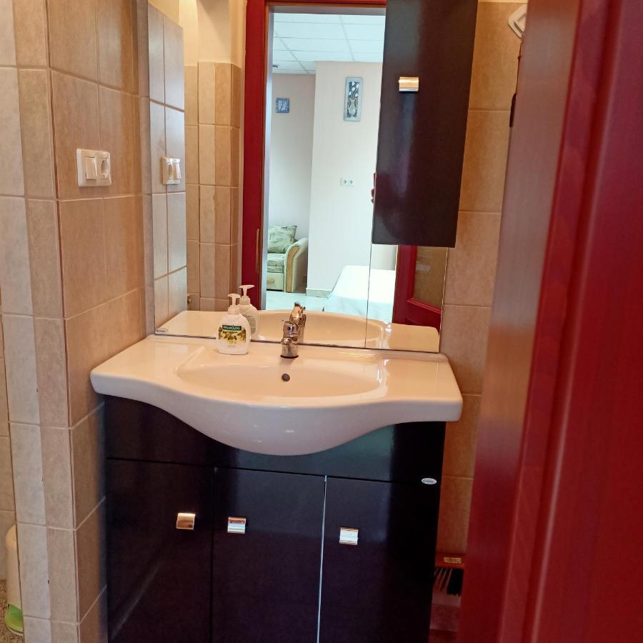 Livia Apartman Bük Exterior foto
