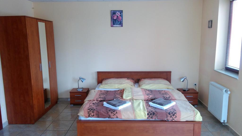 Livia Apartman Bük Exterior foto